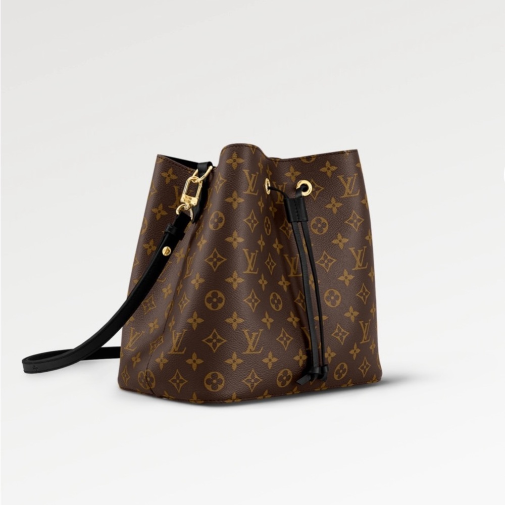 LouisVuitton NEONoe 100% Autentic, Rarely use.Its a steal! SMELLS NEW FEELS NEW